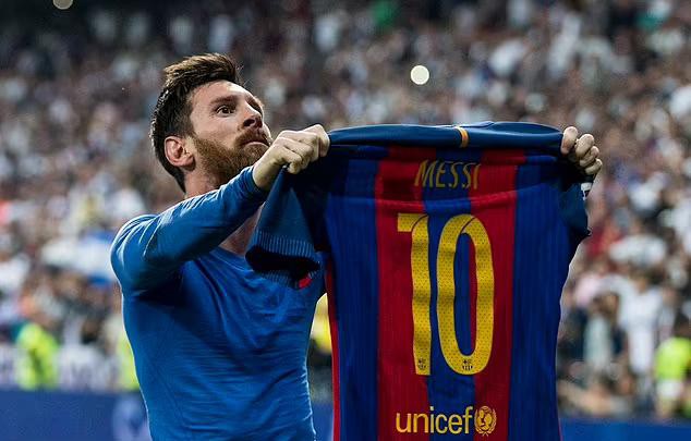 Người thừa kế áo số 10 của Messi: Đừng bỏ lỡ hình ảnh rực rỡ và nổi bật của những cầu thủ trẻ được giao trọng trách kế thừa áo số 10 của Messi. Bên cạnh thiết kế đẹp mắt, áo số 10 đại diện cho sự tiếp nối và truyền thống của các cầu thủ xuất sắc, chắc chắn sẽ là điểm nhấn thú vị cho bạn.