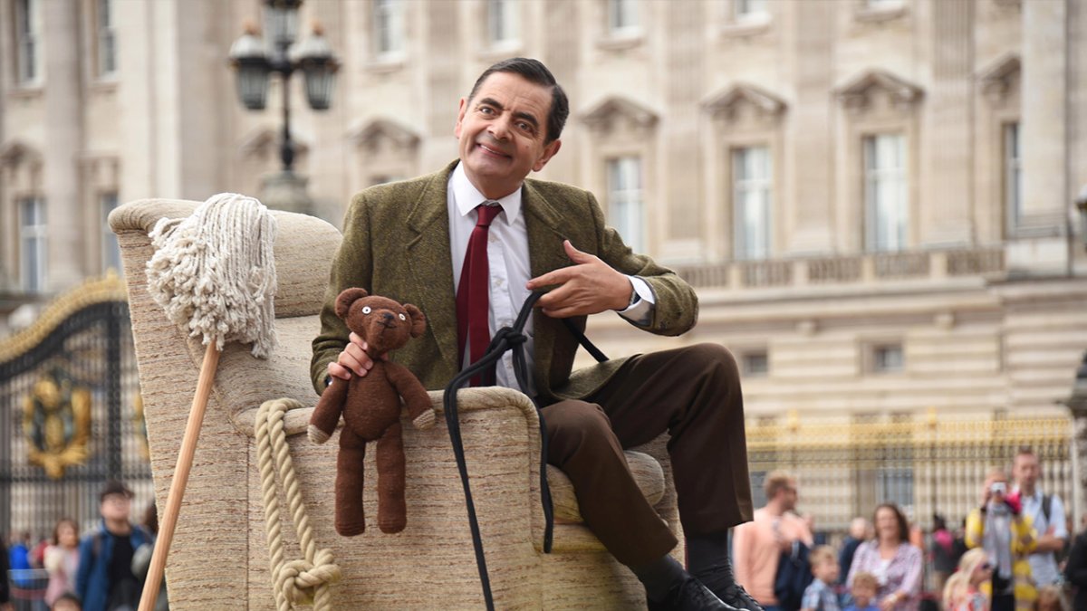 Cho&aacute;ng v&aacute;ng diện mạo mới của Mr. Bean Rowan Atkinson: T&oacute;c bạc &ldquo;dừ&rdquo; như U80, tiều tụy xuống sắc kh&oacute; nhận ra - Ảnh 7.