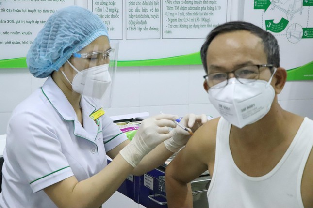 TP.HCM: 1 triệu liều vắc xin Sinopharm sẽ chích ngừa từ ngày mai - Ảnh 1.