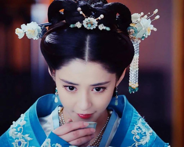 Mỹ nh&acirc;n Hoa ngữ lộ khuyết điểm chết người tr&ecirc;n phim: Lưu Diệc Phi - Đường Y&ecirc;n chỉ đẹp khi kh&ocirc;ng cười, Triệu Lệ Dĩnh gầy đến trơ xương - Ảnh 7.