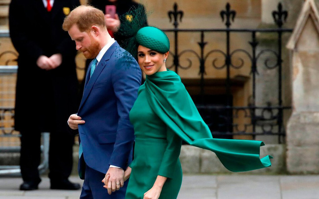 Hai tấm hình cho thấy Harry và Meghan đã thay đổi rất nhiều, tình hình hiện tại đầy chua chát - Ảnh 2.