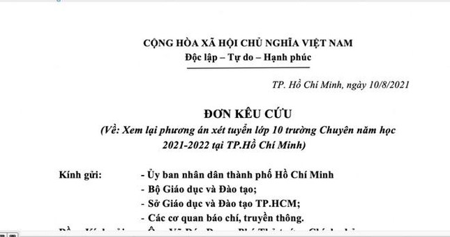 TPHCM: Hàng trăm phụ huynh Trường THPT Chuyên Trần Đại Nghĩa gửi đơn cầu cứu - Ảnh 1.