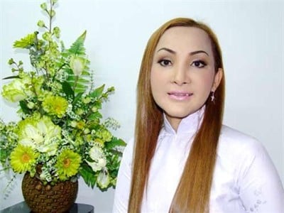 Không phải Hương Giang - Lâm Khánh Chi, đây mới là nữ ca sĩ chuyển giới đầu tiên của Việt Nam, từng suýt mất mạng và bị đồn qua đời - Ảnh 1.