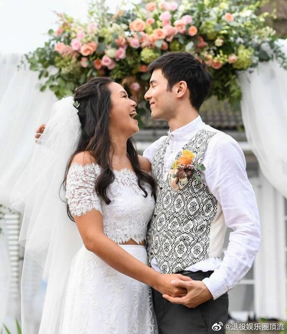 Mỹ nam Tiểu Thời Đại đau đớn chia sẻ thông tin bà xã sảy thai ở tháng thứ 9, con chưa kịp chào đời đã ra đi mãi mãi - Ảnh 2. Mỹ nam Tiểu Thời Đại đau đớn chia sẻ thông tin bà xã sảy thai ở tháng thứ 9, con chưa kịp chào đời đã ra đi mãi mãi - Ảnh 2.