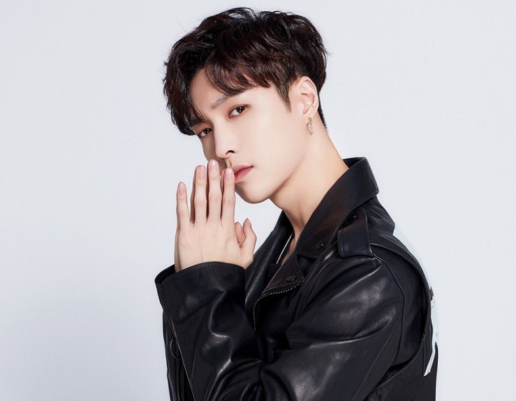 Trương Nghệ Hưng và hành trình vượt Vũ Môn: Từ thành viên Trung Quốc cuối cùng bám trụ EXO đến Chủ tịch công ty ở tuổi 30 - Ảnh 18. Trương Nghệ Hưng và hành trình vượt Vũ Môn: Từ thành viên Trung Quốc cuối cùng bám trụ EXO đến Chủ tịch công ty ở tuổi 30 - Ảnh 18.