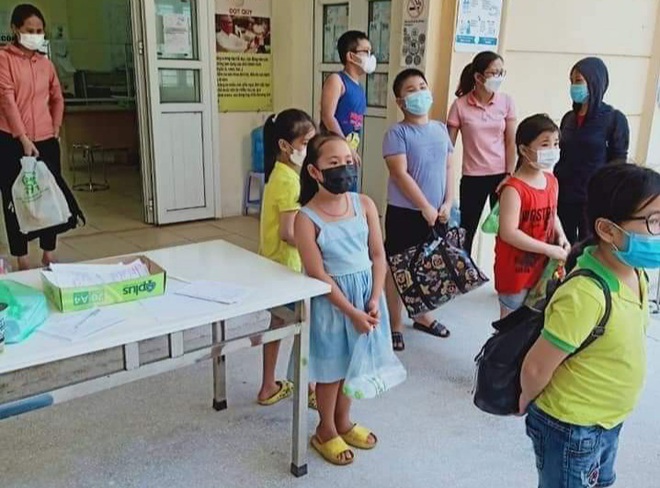 Diễn biến dịch ngày 18/8: Hà Nội thêm 5 ca dương tính, đều ở khu cách ly; 5 điểm TP.HCM cần làm để chống dịch Covid-19 - Ảnh 1.
