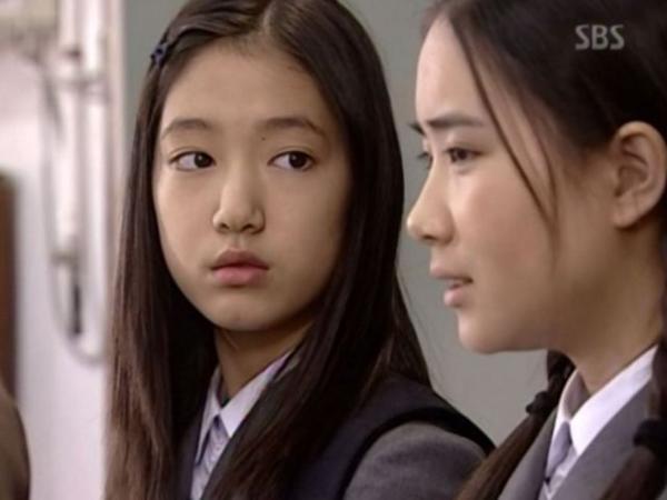 Park Shin Hye h&oacute;a ra đ&atilde; đ&oacute;ng phim từ nhỏ, visual xuất sắc bẩm sinh nhưng sao bao năm vẫn đơ to&agrave;n tập? - Ảnh 1.
