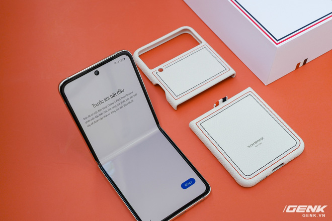 Mở hộp Galaxy Z Flip3 Thom Browne Edition: Bộ sưu tập chanh sả dành cho người sành điệu, giá chỉ sương sương 57 triệu - Ảnh 12.