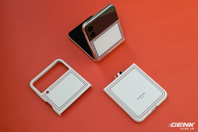 Mở hộp Galaxy Z Flip3 Thom Browne Edition: Bộ sưu tập chanh sả dành cho người sành điệu, giá chỉ sương sương 57 triệu - Ảnh 8.