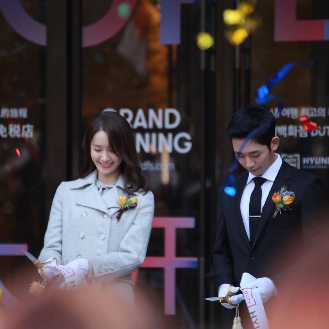 Xỉu ngang combo visual Yoona - Jung Hae In ở sự kiện cao cấp: Nữ thần SNSD như tiểu thư tài phiệt, tình tứ bất ngờ với tài tử cực phẩm - Ảnh 4. Xỉu ngang combo visual Yoona - Jung Hae In ở sự kiện cao cấp: Nữ thần SNSD như tiểu thư tài phiệt, tình tứ bất ngờ với tài tử cực phẩm - Ảnh 4.