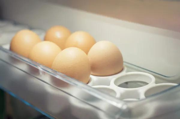 4 sai lầm khi lưu trữ và ăn trứng mà nhiều người mắc phải, không những làm mất chất dinh dưỡng mà còn gây ra nhiễm khuẩn - Ảnh 1.