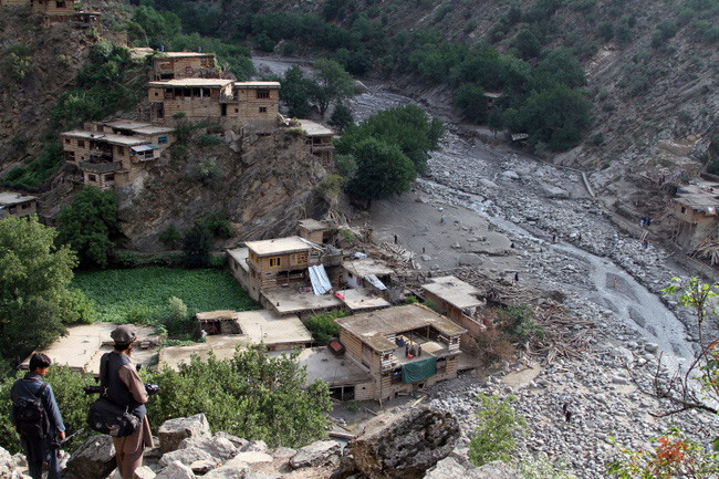 Lũ lụt nghiêm trọng tại Afghanistan: Hơn 100 nạn nhân thiệt mạng, hàng chục người mất tích - Ảnh 1.