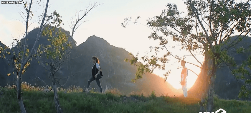 C&oacute; tận 2 hạt sạn h&uacute; hồn ở cảnh cảm động nhất Hương Vị T&igrave;nh Th&acirc;n: Cả gi&agrave;y xịn lẫn bối cảnh đều biết biến h&igrave;nh? - Ảnh 5.