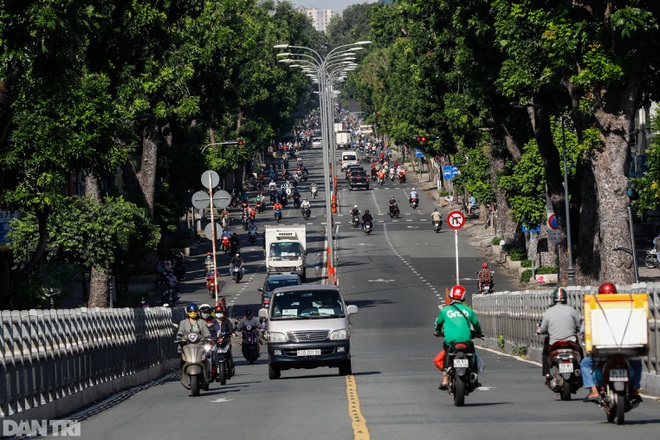 Diễn biến dịch ngày 20/8: Từ 23-8, người dân TP.HCM ai ở đâu ở yên đó; Hà Nội có thể phải giãn cách xã hội thêm ít nhất 1 tuần - Ảnh 1.