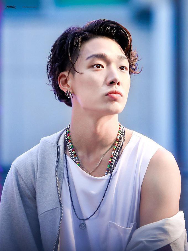 Bobby iKON lần đầu xuất hiện sau thông báo kết hôn và có con