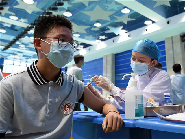 Thế giới ghi nhận hơn 213 triệu ca mắc COVID-19, Đ&ocirc;ng Nam &Aacute; tiếp tục l&agrave; điểm n&oacute;ng - Ảnh 2.