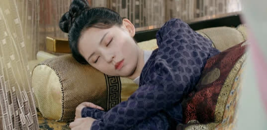 Netizen thế giới chỉ trích Trương Dư Hi vì bệnh nặng mà make up dày cui ở Dữ Quân Ca, quá lố không thua gì Cúc Tịnh Y - Ảnh 4.