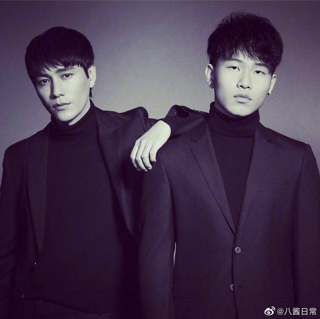 Xôn xao ảnh Trần Khôn cõng bạn trai say khướt trên lưng, netizen ngã ngửa vì thân phận thật sự của người tình bí ẩn - Ảnh 7. Xôn xao ảnh Trần Khôn cõng bạn trai say khướt trên lưng, netizen ngã ngửa vì thân phận thật sự của người tình bí ẩn - Ảnh 7.