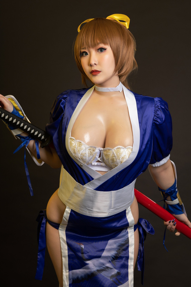 Ngất ngây với cosplay Lisa Genshin Impact của nữ coser nóng bỏng người Việt - Ảnh 8.