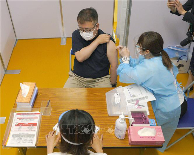 Số bệnh nhân chuyển biến nặng rất cao, hệ thống y tế Nhật Bản quá tải - Ảnh 1.