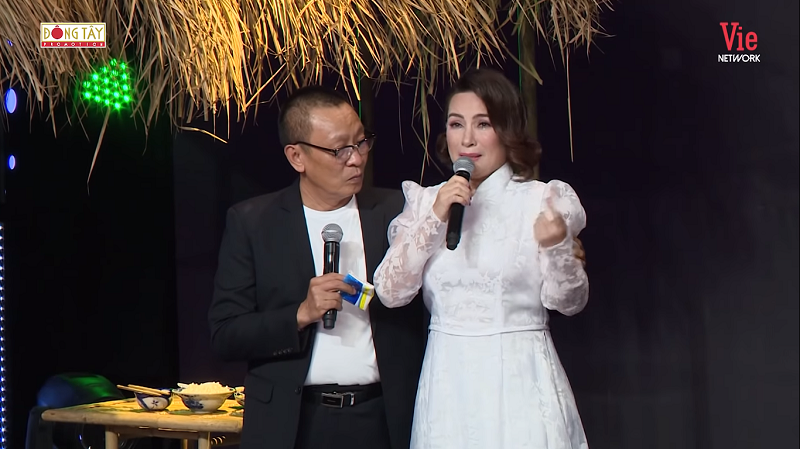 Chuyện đời buồn của Phi Nhung: Kh&ocirc;ng lấy chồng, nhận nu&ocirc;i 23 đứa trẻ mồ c&ocirc;i, những ng&agrave;y cuối c&ugrave;ng kh&ocirc;ng gần con g&aacute;i ruột - Ảnh 17.