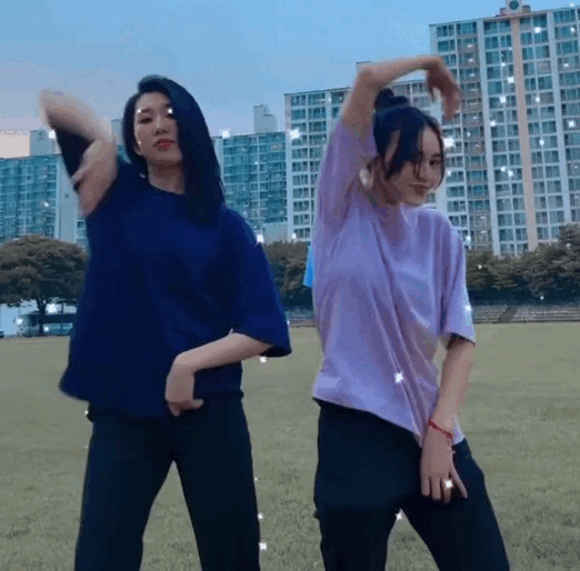 Xem Ninh Dương Lan Ngọc v&agrave; Thu&yacute; Ng&acirc;n m&agrave; tức &aacute;, xinh th&igrave; c&oacute; xinh nhưng nhịp ph&aacute;ch lạc quẻ hết rồi! - Ảnh 3.