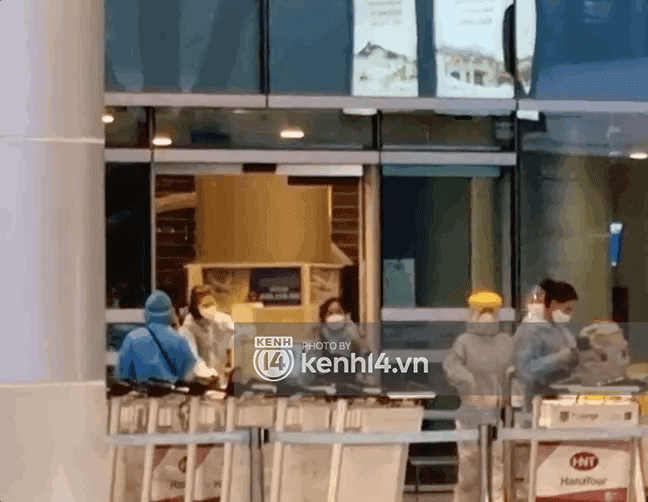 Độc quyền d&agrave;n sao Running Man Việt đổ bộ s&acirc;n bay Đ&agrave; Nẵng sau chuyến quay h&igrave;nh ở H&agrave;n Quốc: Lan Ngọc - Jun Phạm nổi bật, Jack c&oacute; lộ diện? - Ảnh 6.