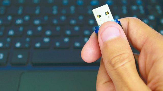 Mua đĩa, ra net cắm USB và những cách tải game thời chưa Internet, giới trẻ khó mà biết - Ảnh 3.