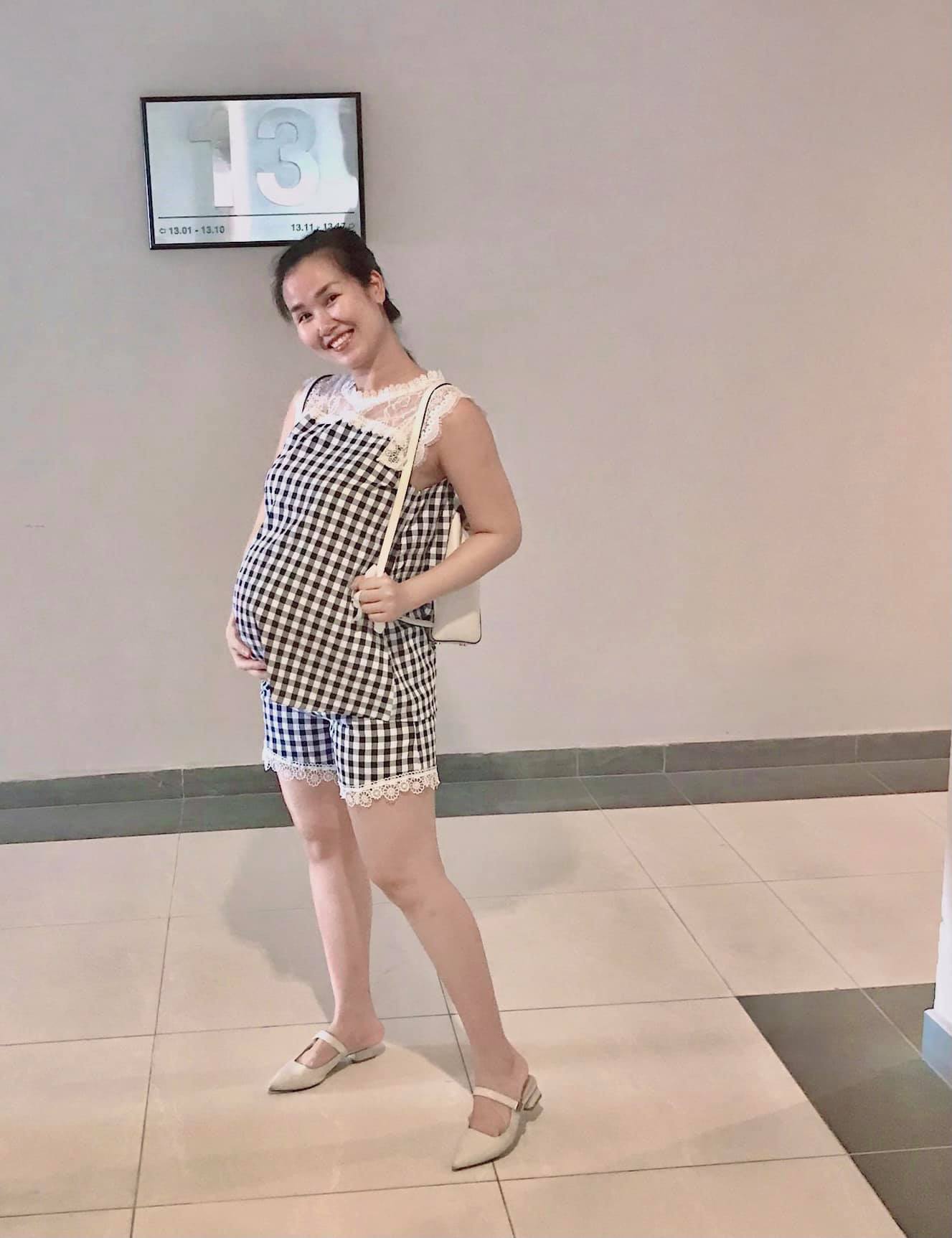 Võ Hạ Trâm lần đầu lộ diện sau 3 tuần sinh ái nữ đầu lòng, ai dè bị netizen nhắc nhở vì chi tiết gây ảnh hưởng sức khoẻ mẹ và bé - Ảnh 5. Võ Hạ Trâm lần đầu lộ diện sau 3 tuần sinh ái nữ đầu lòng, ai dè bị netizen nhắc nhở vì chi tiết gây ảnh hưởng sức khoẻ mẹ và bé - Ảnh 5.