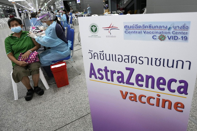 80% dân số Singapore được tiêm đầy đủ vaccine, Nam Phi phát hiện biến thể mới có tới 59 đột biến - Ảnh 2.