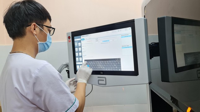 Hệ thống tự động xét nghiệm SARS-CoV-2 cho kết quả chỉ trong 2 giờ - Ảnh 2.