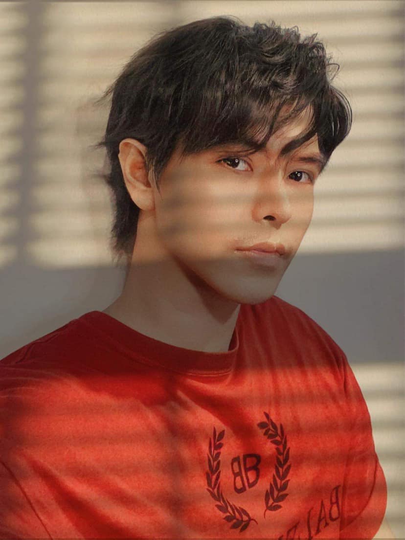 Một nhạc sĩ th&acirc;n thiết với Đ&ocirc;ng Nhi vừa c&oacute; m&agrave;n thay đổi diện mạo g&acirc;y sốc, nh&igrave;n qua tưởng Denis Đặng - Ảnh 2.