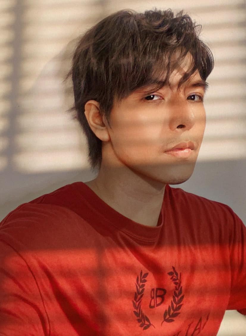 Một nhạc sĩ th&acirc;n thiết với Đ&ocirc;ng Nhi vừa c&oacute; m&agrave;n thay đổi diện mạo g&acirc;y sốc, nh&igrave;n qua tưởng Denis Đặng - Ảnh 3.