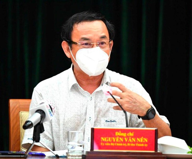 Bí thư TP.HCM Nguyễn Văn Nên: Đủ điều kiện mới nới rộng giải pháp phòng chống dịch - Ảnh 1.