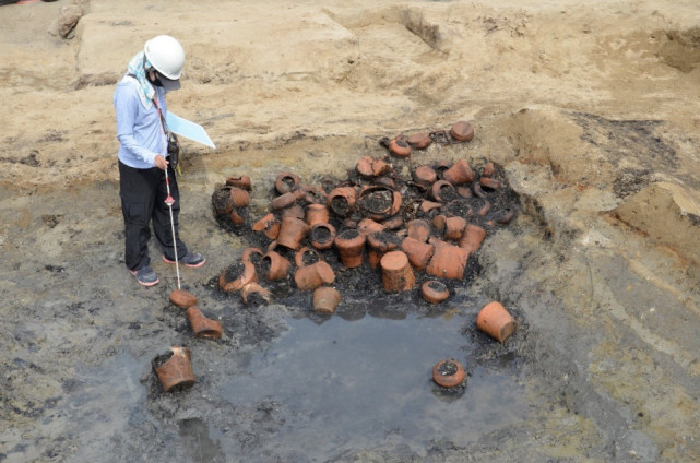 Khu mộ cổ Nhật Bản chôn cất 1.500 hài cốt trong hố tròn: Đại dịch kinh hoàng không kém Covid-19? - Ảnh 2.