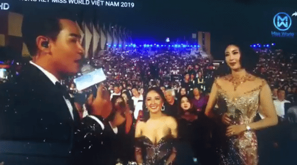 Phản ứng của Mai Phương Thuý sau 2 năm bị chiếc váy “hại” suýt lộ vòng 1 khủng trên sóng trực tiếp Miss World Việt Nam - Ảnh 2.