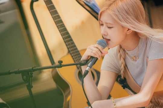 Rosé (BLACKPINK) đọ sắc cùng mợ cả Penthouse trên show thực tế: Bất phân thắng bại dù cách nhau gần 20 tuổi! - Ảnh 6.