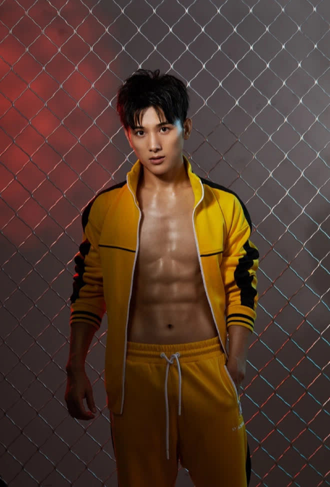 C&agrave;n Long tuổi teen ở Ch&acirc;n Ho&agrave;n Truyện h&oacute;a nam thần mlem sau 10 năm, cuốn h&uacute;t kh&ocirc;ng thua g&igrave; đ&agrave;n anh Hoắc Kiến Hoa - Ảnh 10.