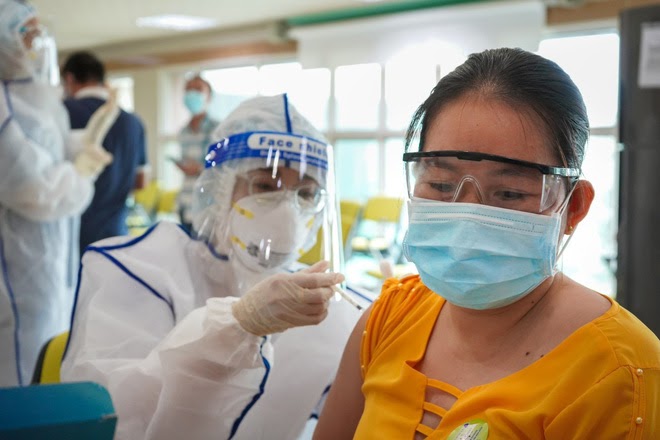 BS Trương Hữu Khanh: Sống trong v&ugrave;ng dịch, chỉ cần l&agrave;m tốt những điều n&agrave;y th&igrave; kh&oacute; c&oacute; thể mắc Covid-19 - Ảnh 1.