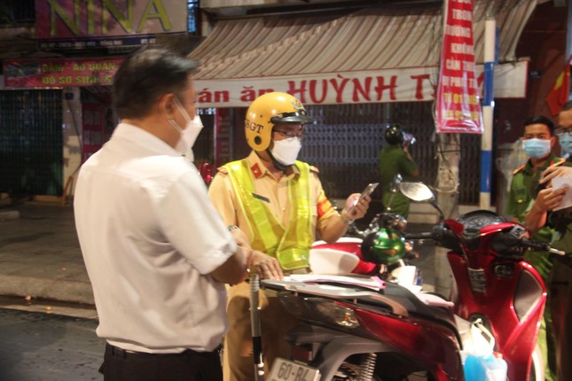 Vi phạm nồng độ cồn, Trưởng phòng tín dụng bị đề xuất phạt 35 triệu đồng - Ảnh 1.
