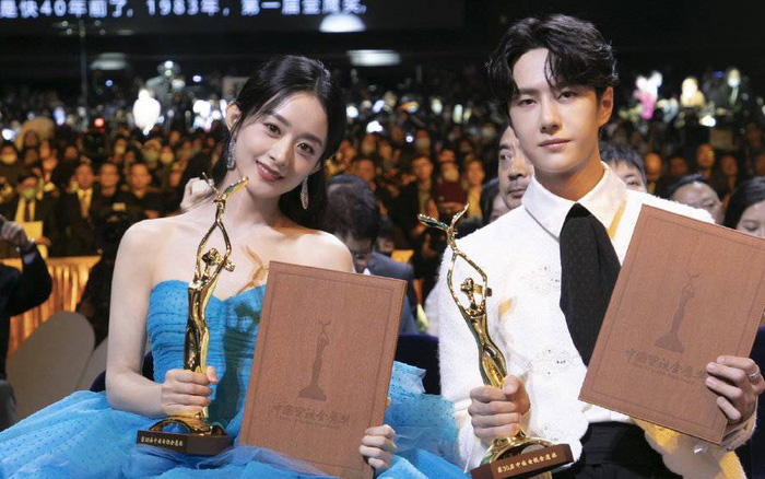 Vương Nhất Bác sắp tham gia phim của Triệu Lệ Dĩnh, cặp đôi Hữu Phỉ xuyên không đến hiện đại rồi? - Ảnh 2. Vương Nhất Bác sắp tham gia phim của Triệu Lệ Dĩnh, cặp đôi Hữu Phỉ xuyên không đến hiện đại rồi? - Ảnh 2.