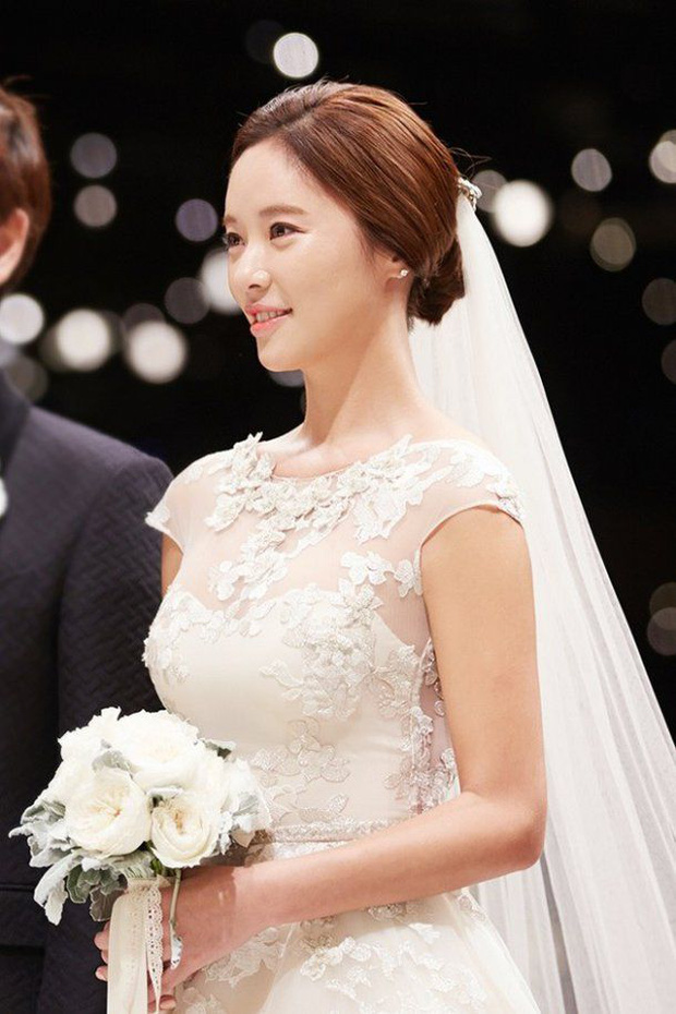 Hwang Jung Eum đi du lịch với chồng đại gia như tuần trăng mật thứ 2, vô tình lộ luôn ảnh quý tử đầu lòng? - Ảnh 4.