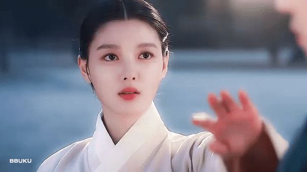 Kim Yoo Jung khiến khán giả sốc visual ở phim mới, bé đẹp sinh ra để đóng cổ trang mà! - Ảnh 6.