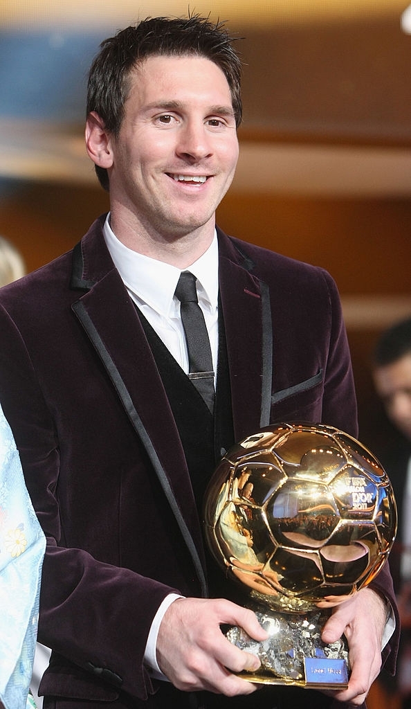 Toàn bộ sự nghiệp vĩ đại của Messi tại Barcelona qua ảnh - Ảnh 18.