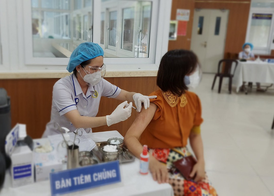 Diễn biến dịch ngày 7/8: Hà Nội thêm 36 ca nhiễm Covid-19; Người tiêm đủ vắc xin không phải đi cách ly khi về từ vùng dịch - Ảnh 1.