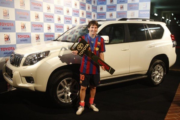 17 năm khoác áo Barca, Messi tậu cả tá siêu xe nhưng cũng sở hữu cả Toyota Land Cruiser và Lexus LX 570 mà nhiều đại gia Việt mê mẩn - Ảnh 13.