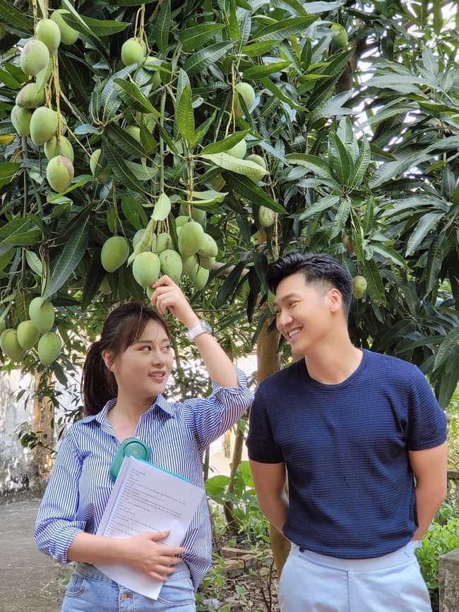 Lộ ảnh Nam l&agrave;m d&acirc;u nh&agrave; Long, c&ograve;n bị mẹ chồng hạnh họe v&igrave; rủ b&agrave; nội đ&aacute;nh b&agrave;i ở Hương Vị T&igrave;nh Th&acirc;n? - Ảnh 2.