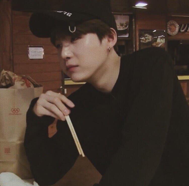 BTS tiết lộ lịch sử hẹn h&ograve; trắc trở: J-Hope day dứt kh&ocirc;ng qu&ecirc;n t&igrave;nh cũ, Jungkook chia tay v&igrave;&hellip; lười đi chơi - Ảnh 8.