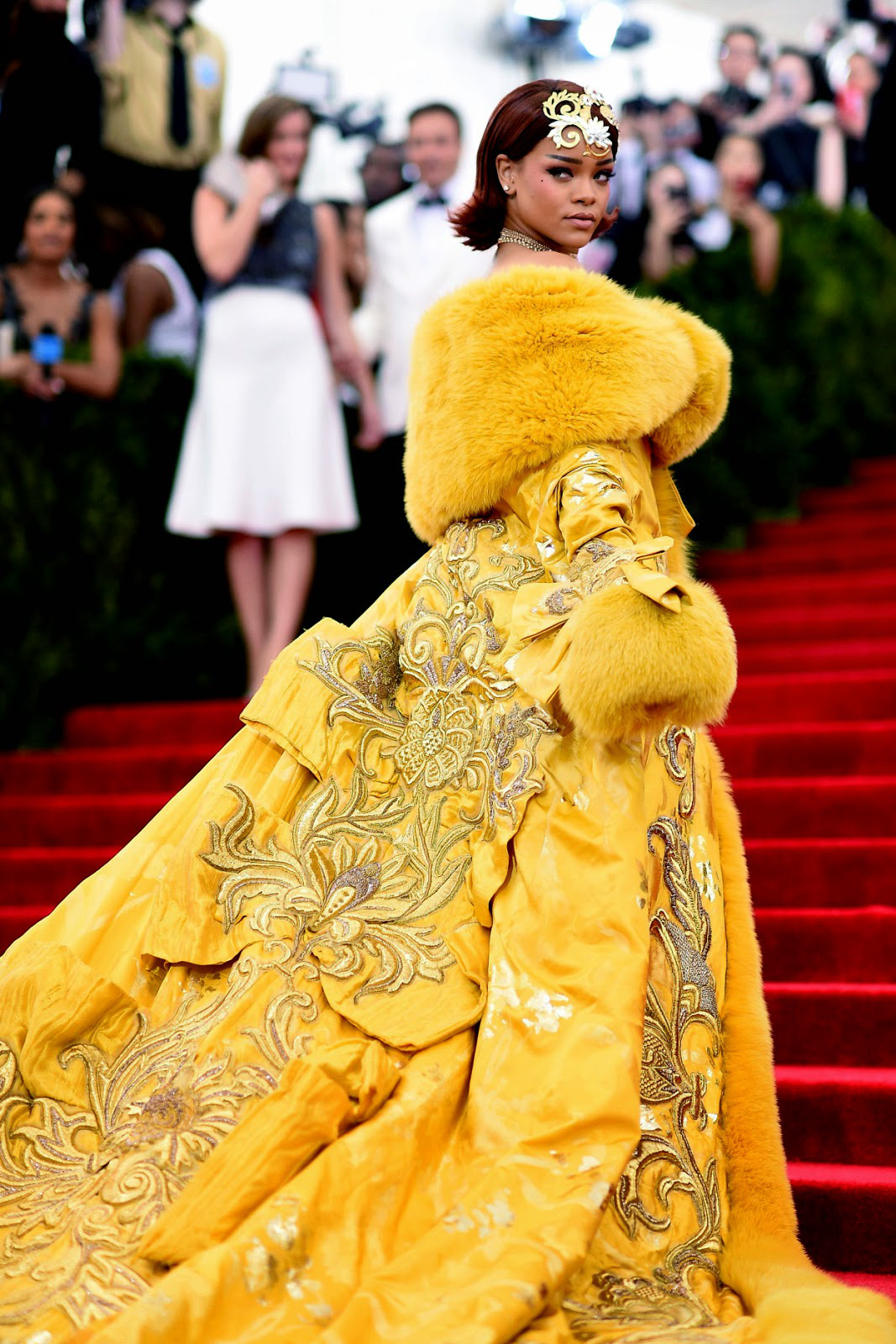 Nữ hoàng thảm đỏ Met Gala: Rihanna - Lady Gaga thi nhau combo độc - dị - lố, choáng nhất là Cardi B phô diễn body với bộ đồ 11 tỷ - Ảnh 7. Nữ hoàng thảm đỏ Met Gala: Rihanna - Lady Gaga thi nhau combo độc - dị - lố, choáng nhất là Cardi B phô diễn body với bộ đồ 11 tỷ - Ảnh 7.