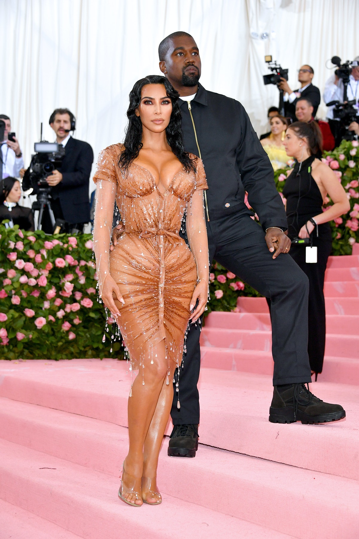 Nữ hoàng thảm đỏ Met Gala: Rihanna - Lady Gaga thi nhau combo độc - dị - lố, choáng nhất là Cardi B phô diễn body với bộ đồ 11 tỷ - Ảnh 10. Nữ hoàng thảm đỏ Met Gala: Rihanna - Lady Gaga thi nhau combo độc - dị - lố, choáng nhất là Cardi B phô diễn body với bộ đồ 11 tỷ - Ảnh 10.